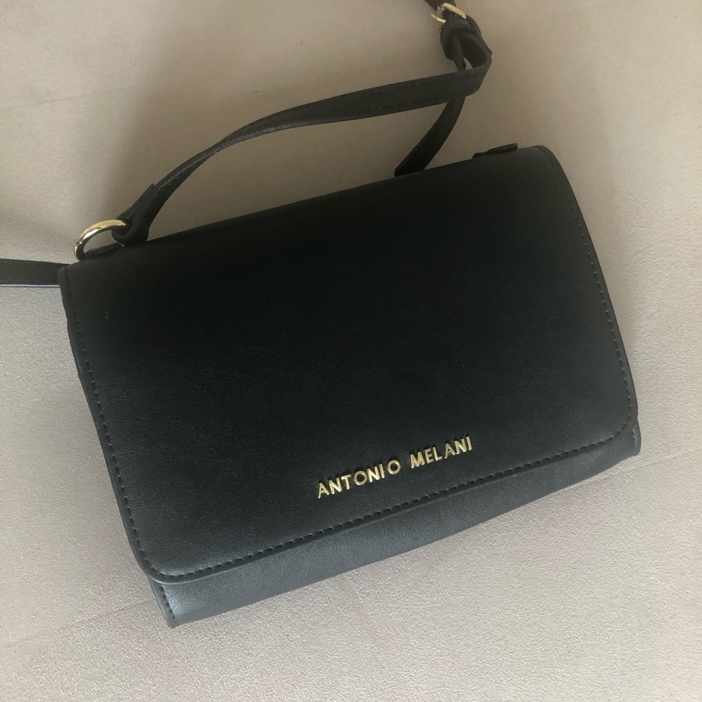 NEW Antonio Melani